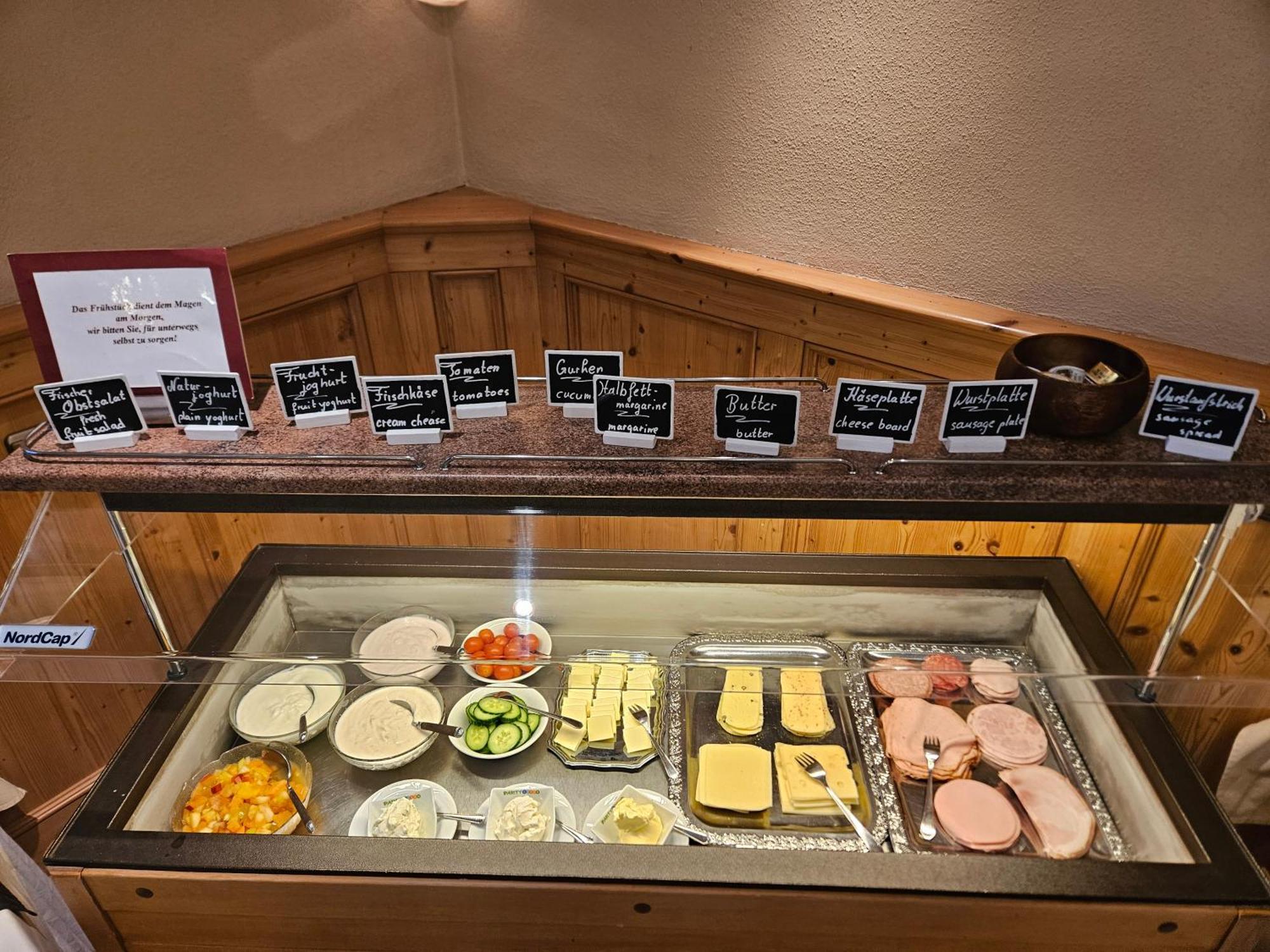 瓦尔德肖克兰德古特酒店 Altfraunhofen 外观 照片