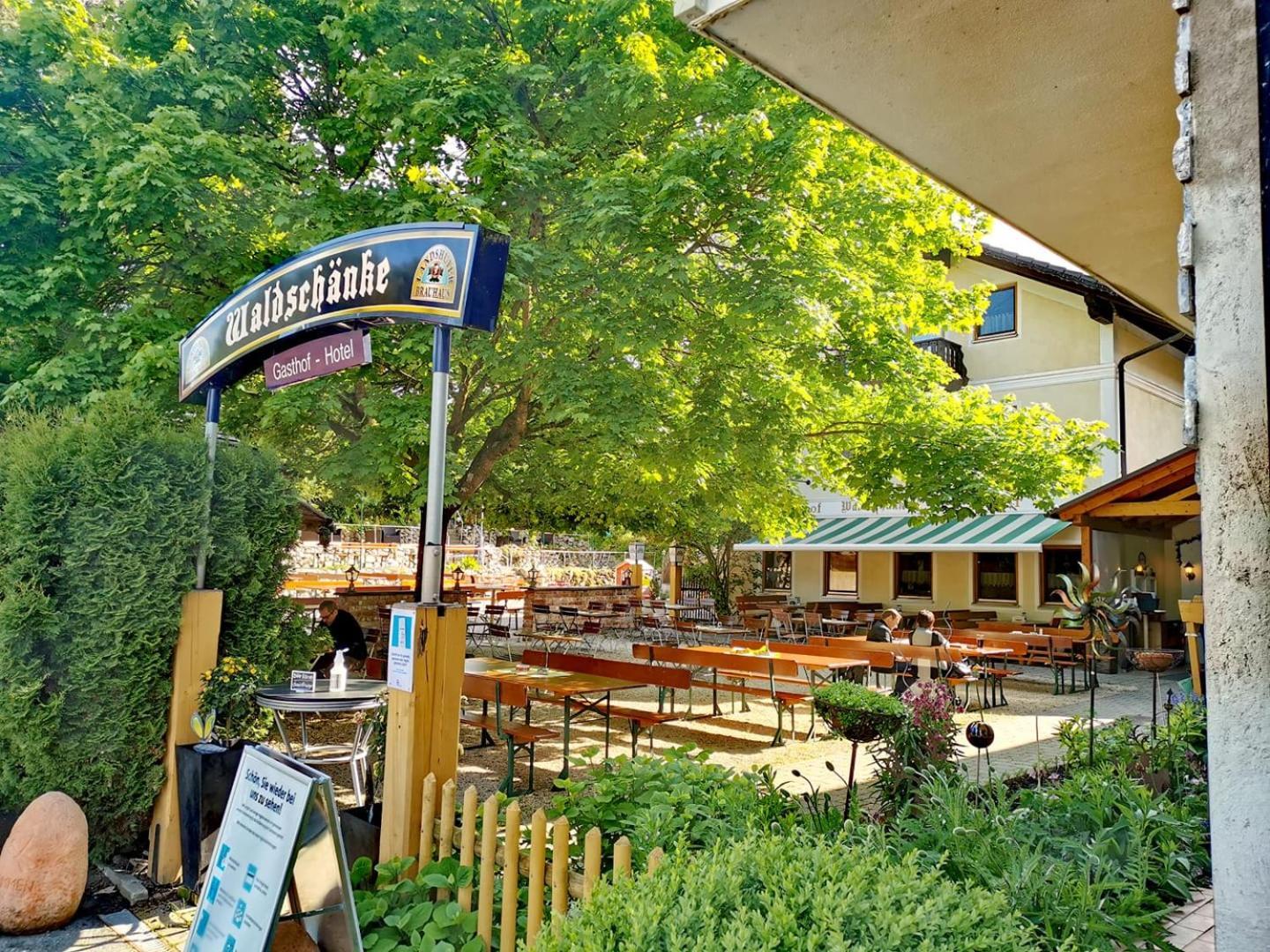 瓦尔德肖克兰德古特酒店 Altfraunhofen 外观 照片
