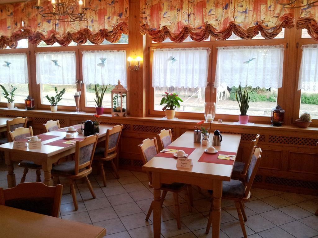 瓦尔德肖克兰德古特酒店 Altfraunhofen 外观 照片