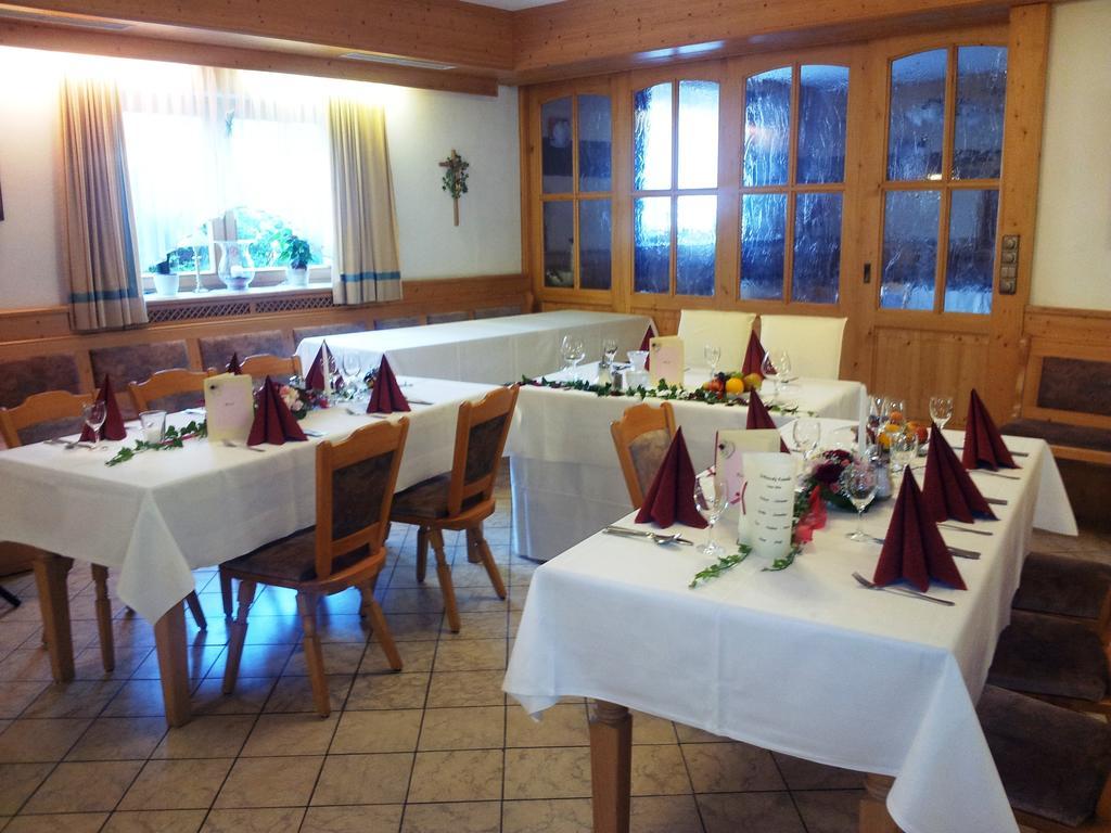 瓦尔德肖克兰德古特酒店 Altfraunhofen 外观 照片
