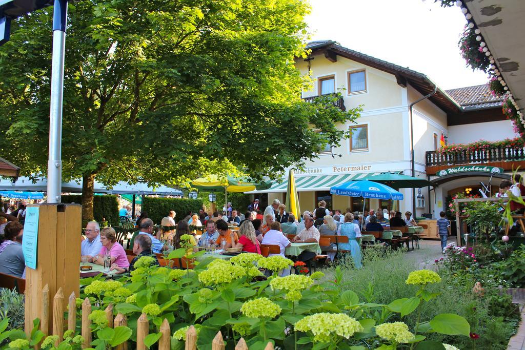 瓦尔德肖克兰德古特酒店 Altfraunhofen 外观 照片